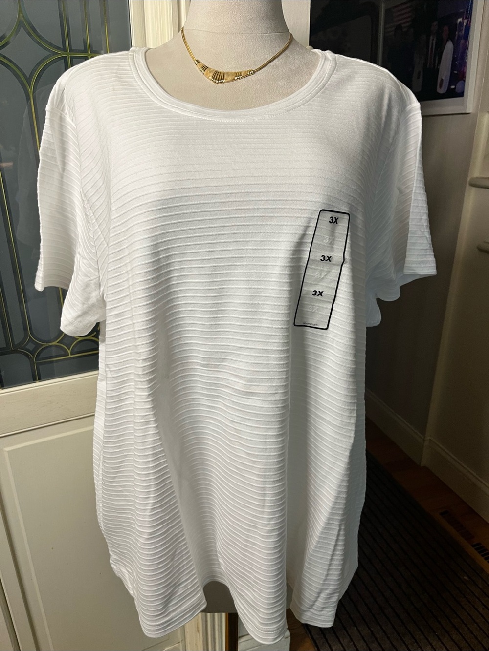 NWT Basic Editions Woman 3X White Textured Ribbed Short Sleeve
Quiet Luxury